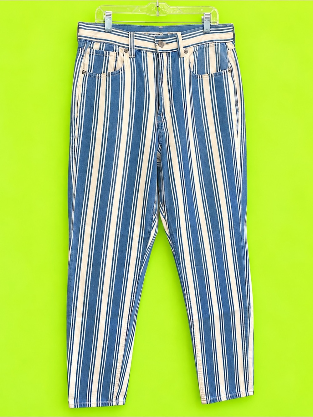*NWT* Size 6 American Eagle High Waisted Striped Mom Jeans